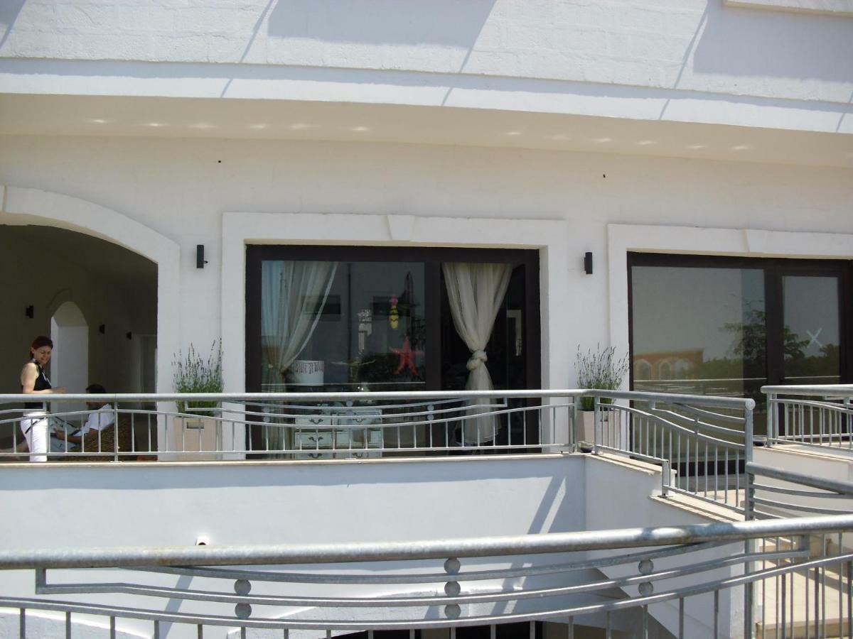 Villa In Villaggio Porto Cesareo Exteriér fotografie